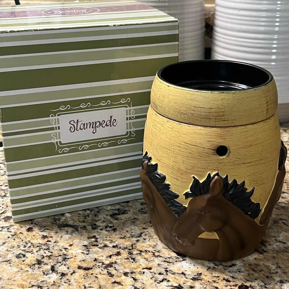 Scentsy Horse Stampede Full Size Wax Warmer